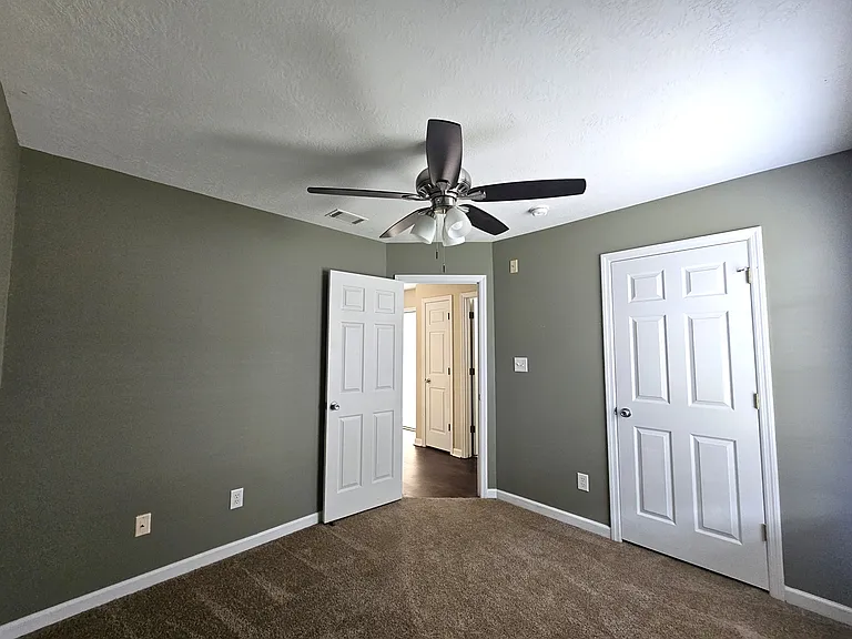 770 Michelle Ct — Photo 16