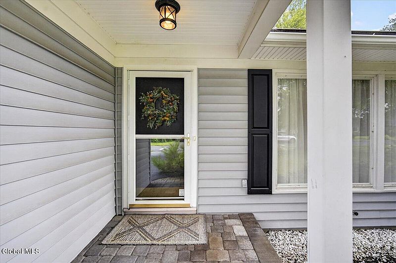 4th image of 240 Davis Avenue