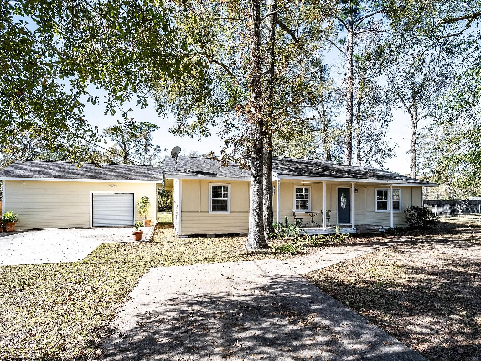 3 bed, 3.0 bath, 1866 sqft, $1,983 — Photo 1