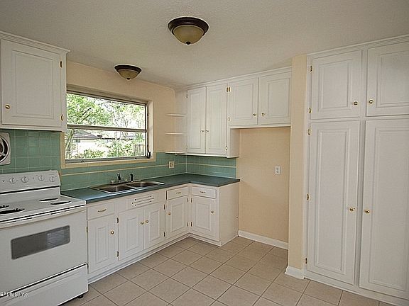 2nd image of 6555 Anvers Blvd S