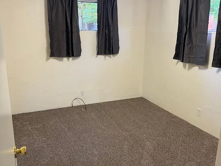 816 Upham St — Photo 4