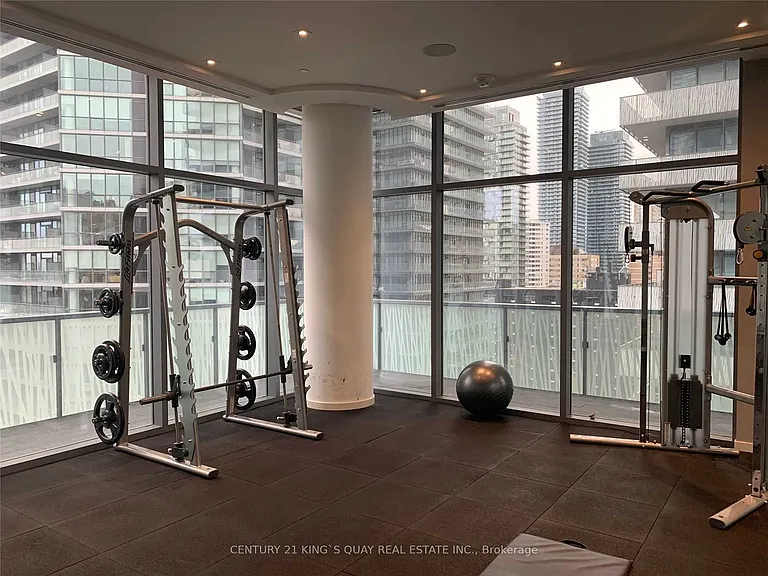 50 Charles St E #4204 — Photo 8