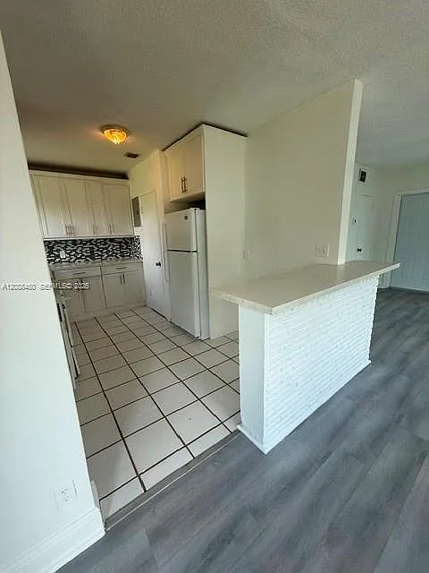 3 bed, 1.0 bath, $2,250 — Photo 4