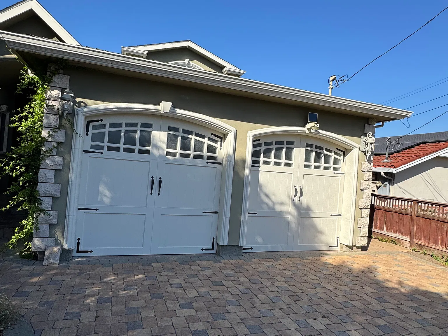 4 bed, 2804 sqft, $7,200 — Photo 2