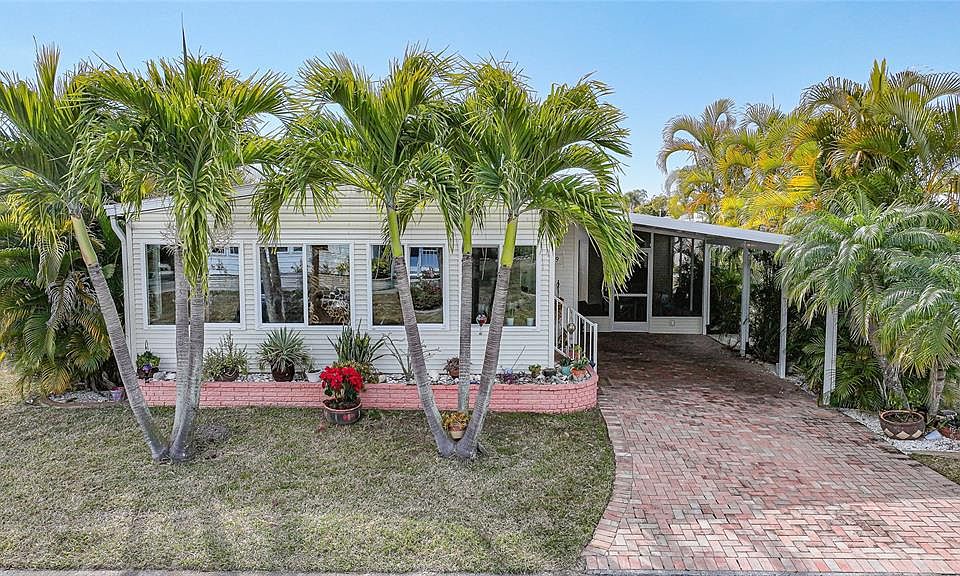 1st image of 19 Del Prado Dr