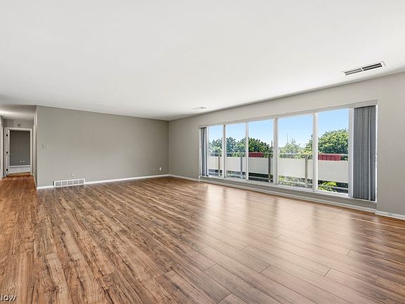 2nd image of 2202 Acacia Park Dr