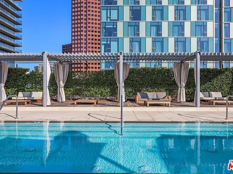 889 Francisco St #2011 — Photo 40