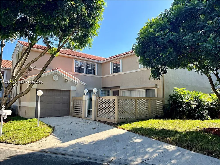 11196 Longboat Dr — Photo 1
