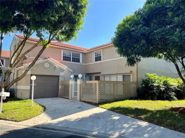 11196 Longboat Dr, Hollywood, FL 33026