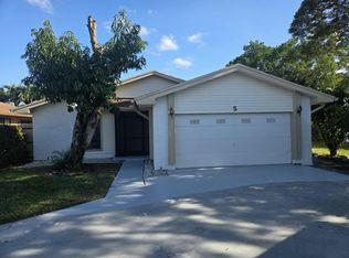 5 Fenwick Place, Boynton Beach, FL 33426