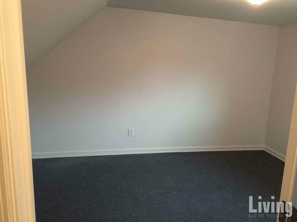 2nd image of 412 Soundview Ave