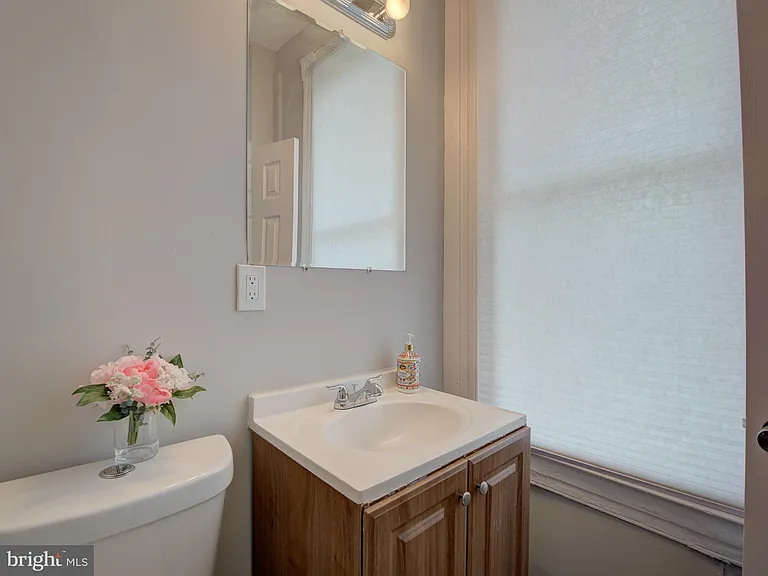 2621 E Oliver St — Photo 21