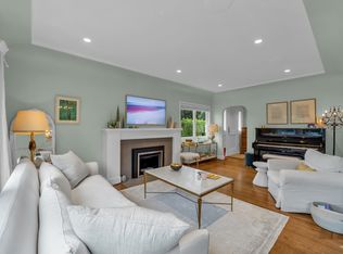 1220 Braeside St, West Vancouver, BC