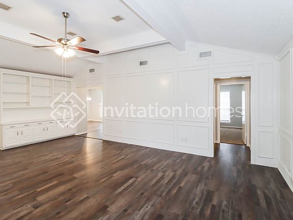 4th image of 2511 Peachtree Ln