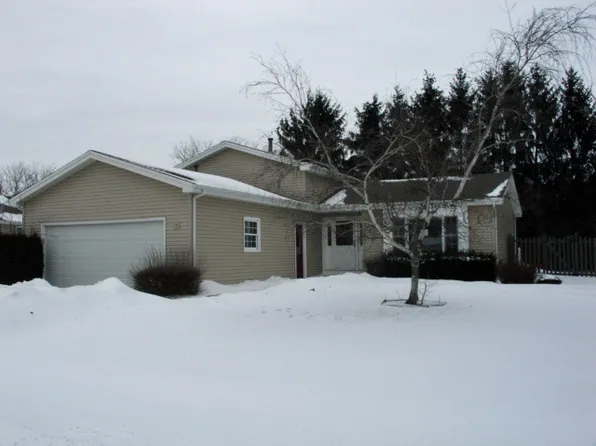 3706 Cornell Ct, McHenry, IL 60050