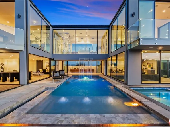 1565 Haslam Ter, Los Angeles, CA 90069