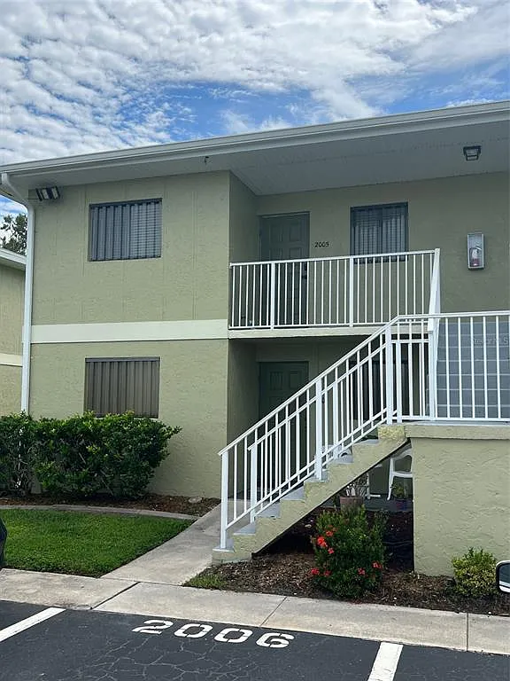 2 bed, 2.0 bath, 886 sqft, $1,600 — Photo 1