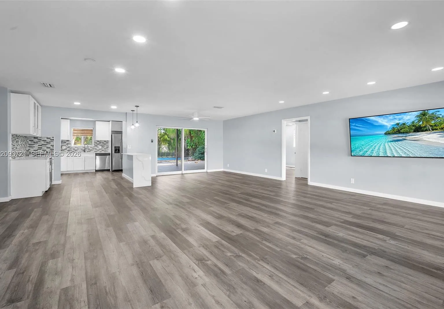 Hollywood Hills — Photo 4