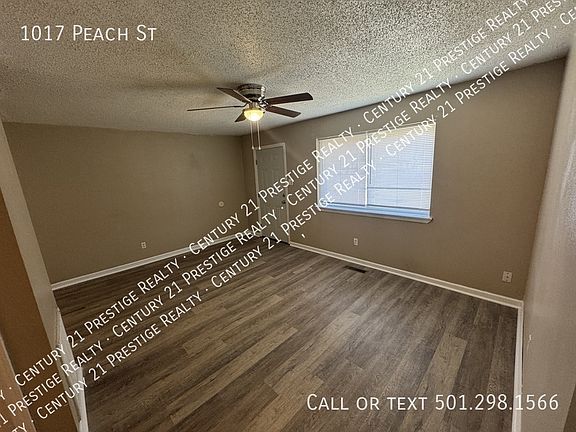 3rd image of 1017 Peach St #1017