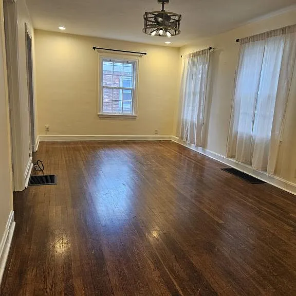 212 Virginia Ct — Photo 8
