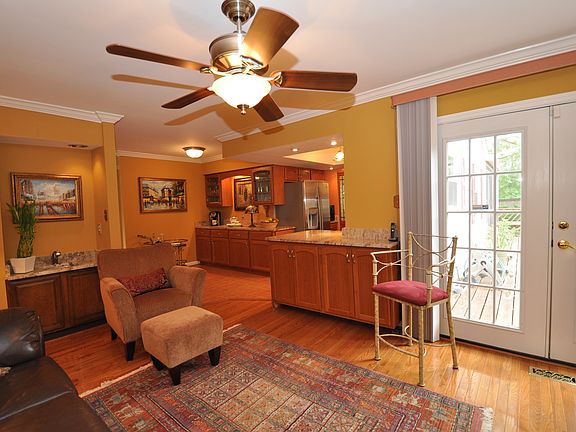 5th image of 7240 Devereux Ct