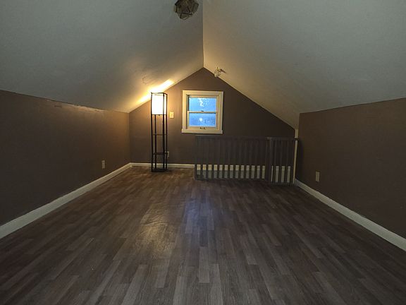 3rd image of 524 S Grand Ave