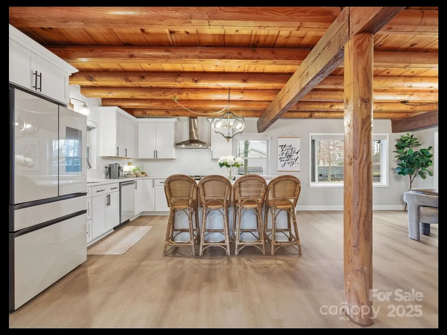 4 bed, 2504 sqft, $4,900 — Photo 4