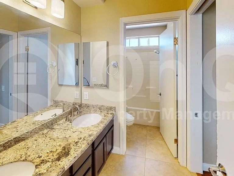 3211 E Behrend Dr — Photo 22