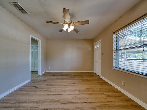 3rd image of 1215 Centenary Dr