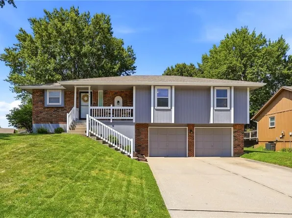1100 NE Deerbrook Ter, Lees Summit, MO 64086