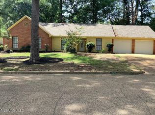 1528 Tracewood Dr, Jackson, MS 39211