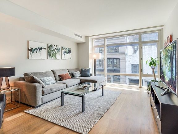 3rd image of 151 W 21st St APT 3B