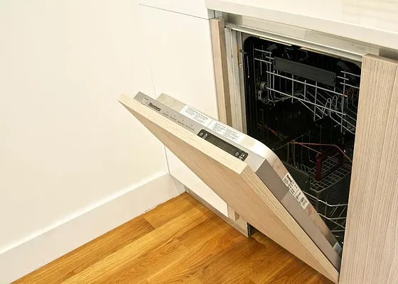 Rented by Loom Group | media 44