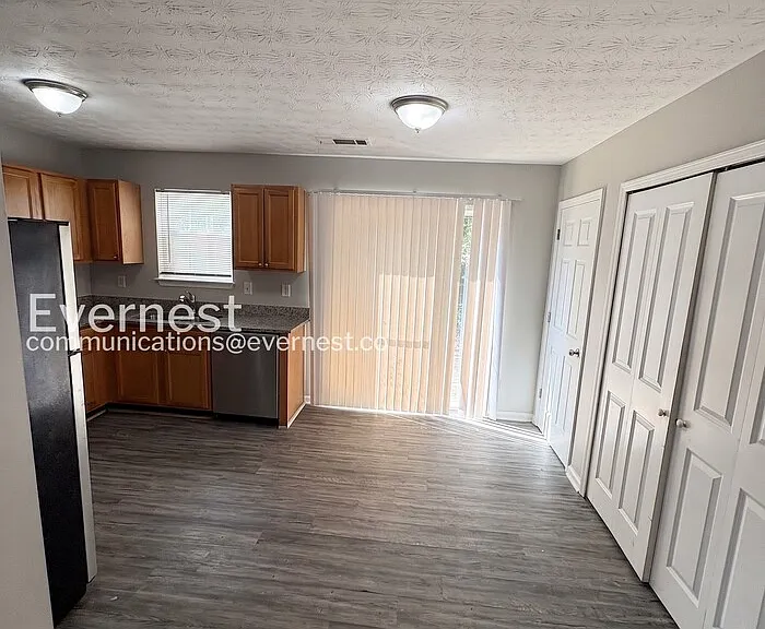 7035 Setters Way — Photo 5
