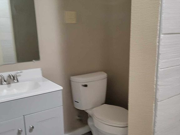 4th image of 6208 Washington Ave