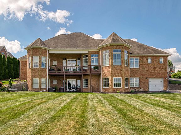 3rd image of 2221 Peakland Way