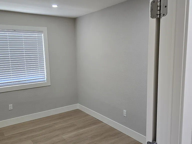 2421 Standard Ave — Photo 6