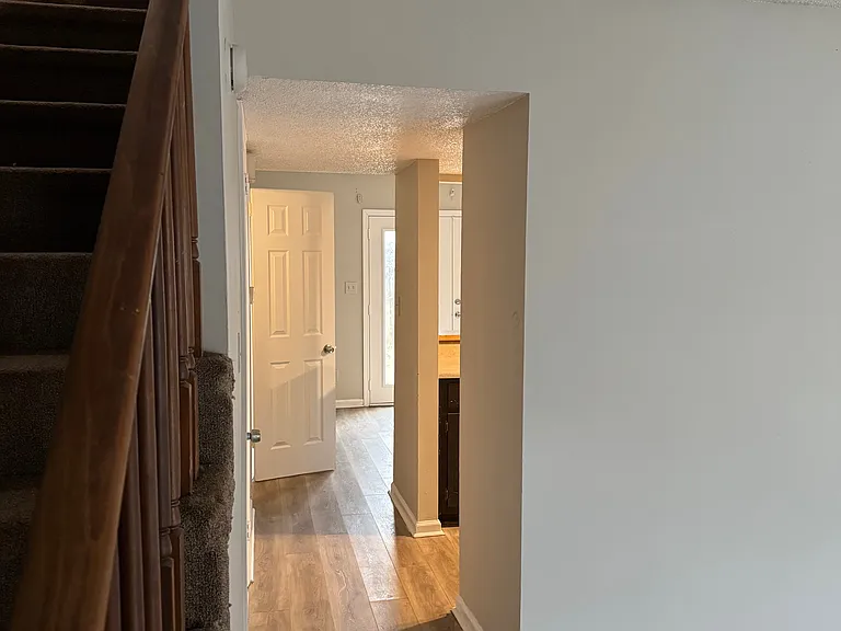 5511 Saint James St — Photo 8