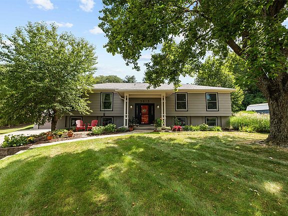 2nd image of 3813 SW 28th Pl