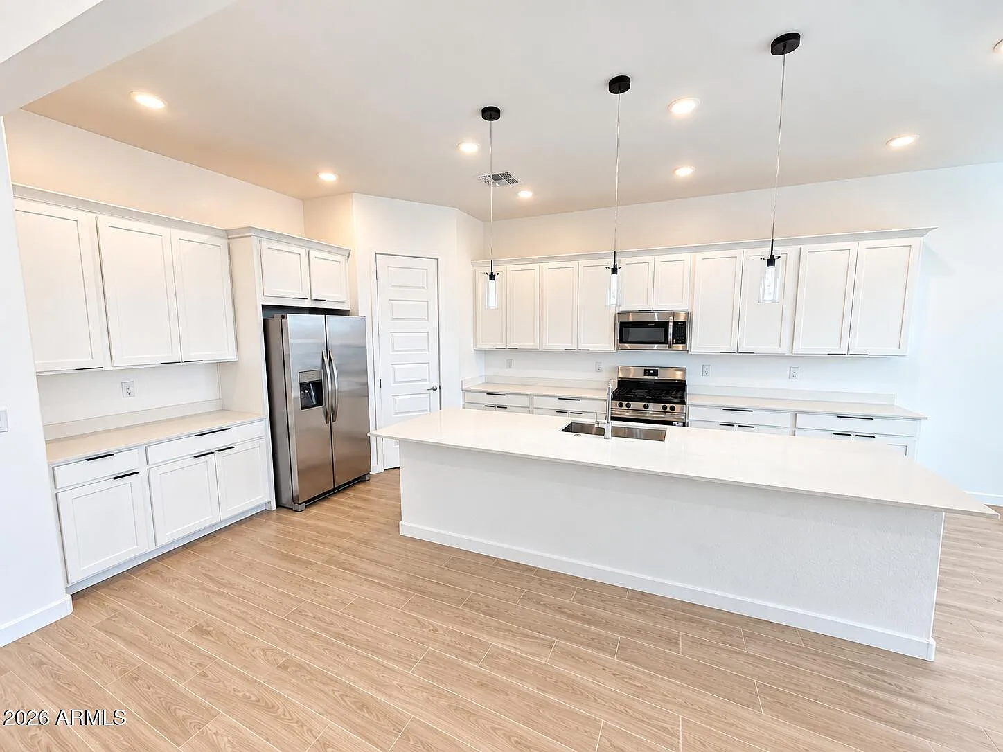 4 bed, 3.0 bath, 2647 sqft, $2,950 — Photo 3