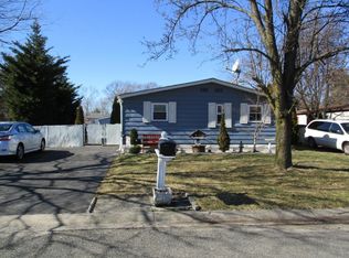 42 Fawn Run, Manalapan, NJ 07726