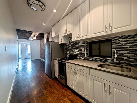 2nd image of 73 Steuben St #2B