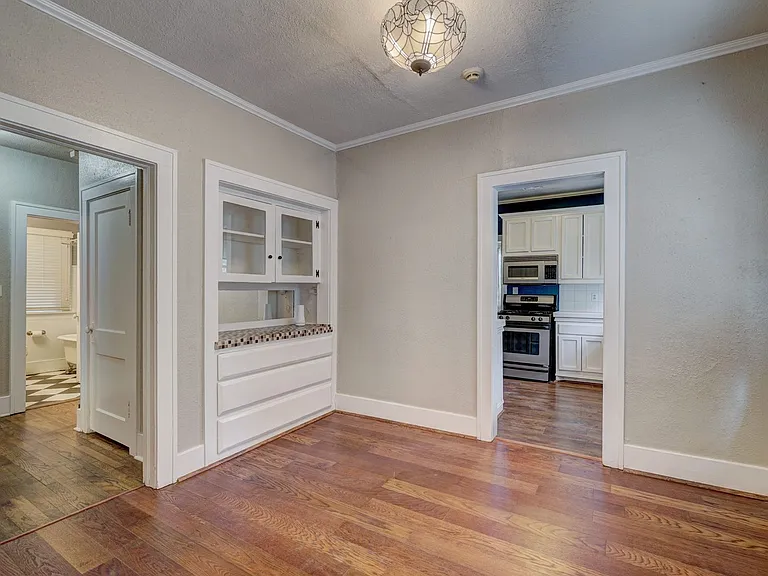3711 N Military Ave — Photo 7