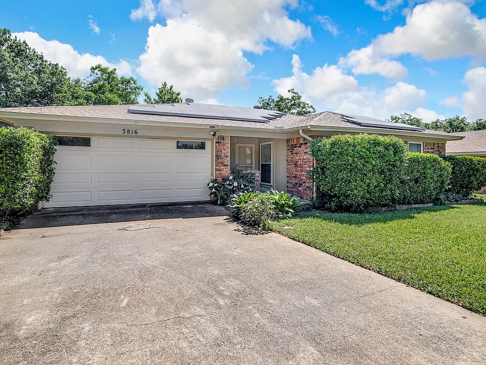 3816 Del Rio Dr