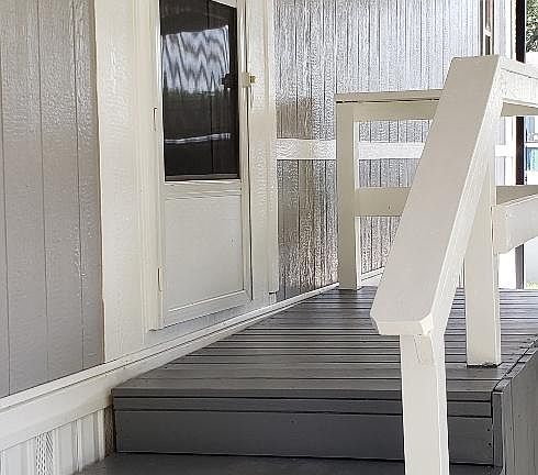 Front entrance to the mobile home.