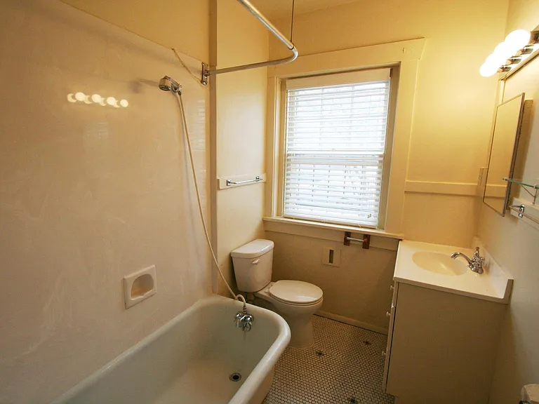 720 E 12th Ave #6 — Photo 7