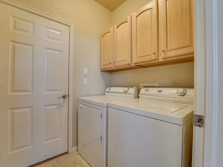 3914 Galileo Dr #B — Photo 18