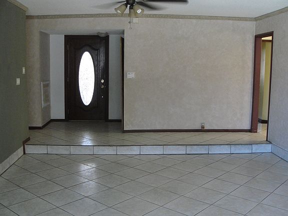 3rd image of 7720 Ducharme Ave