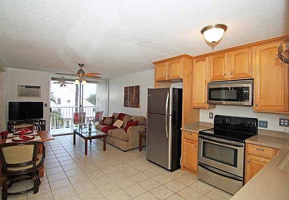 2nd image of 75-5766 Kuakini Hwy APT 305