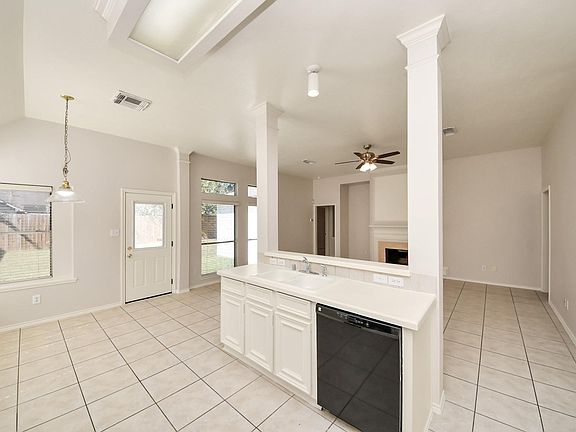 3rd image of 7207 Glenbank Way